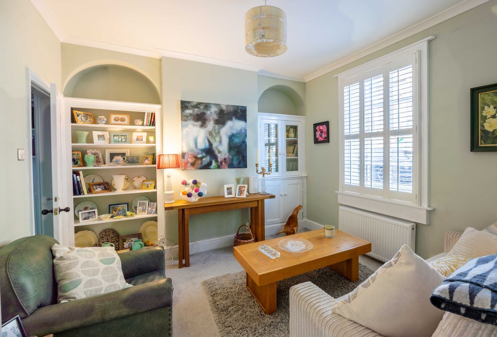 Property photo 3 of 28 22 Smr-18