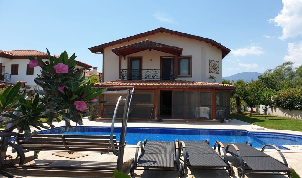 Property photo 1 of 24 A Spacious Traditional Dalyan Property For Sale - Main View Of Villa And Pool