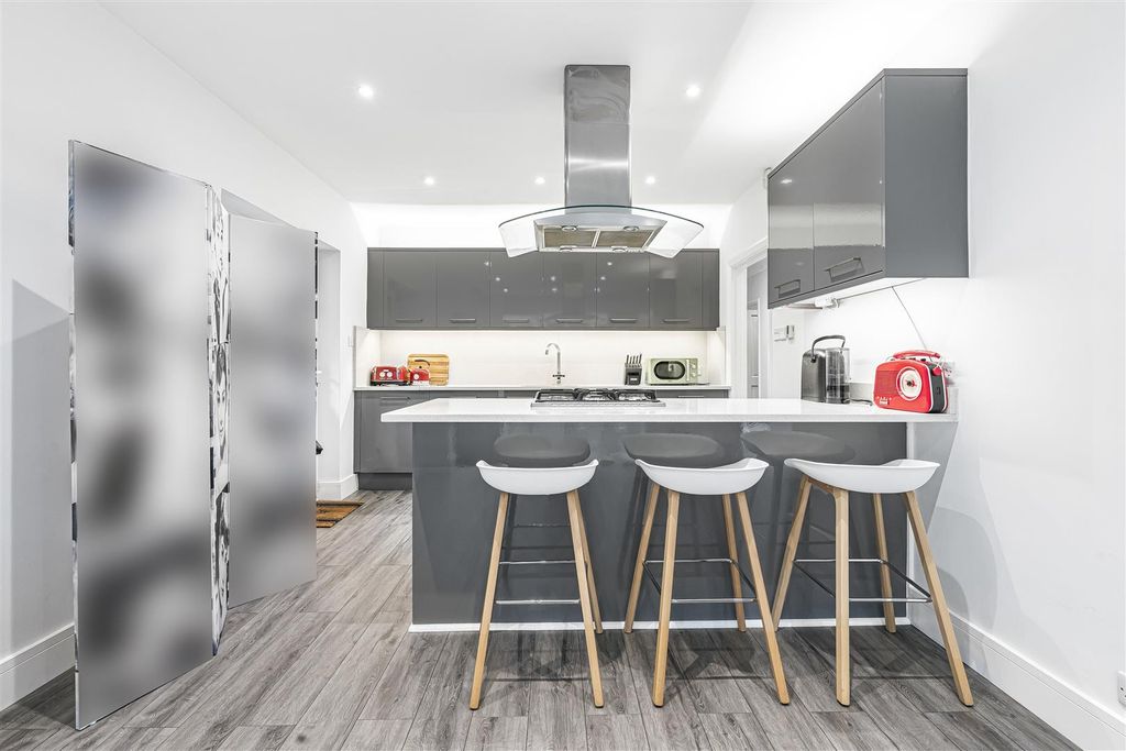 Property photo 2 of 23 37_65212.Jpg