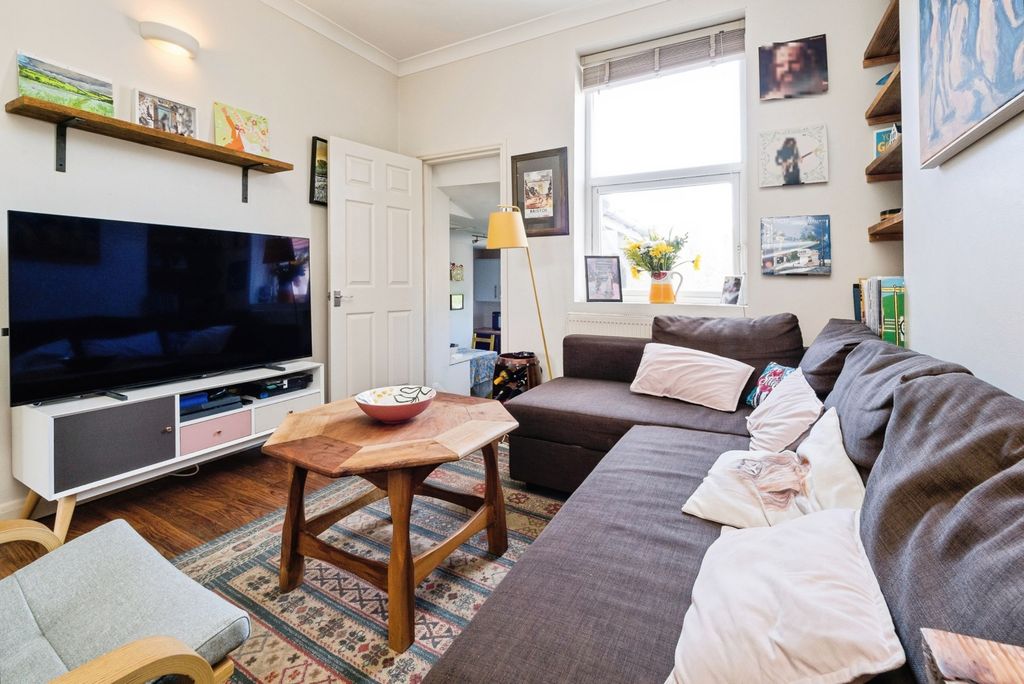 Property photo 3 of 23 Pbox-Img.Jpg