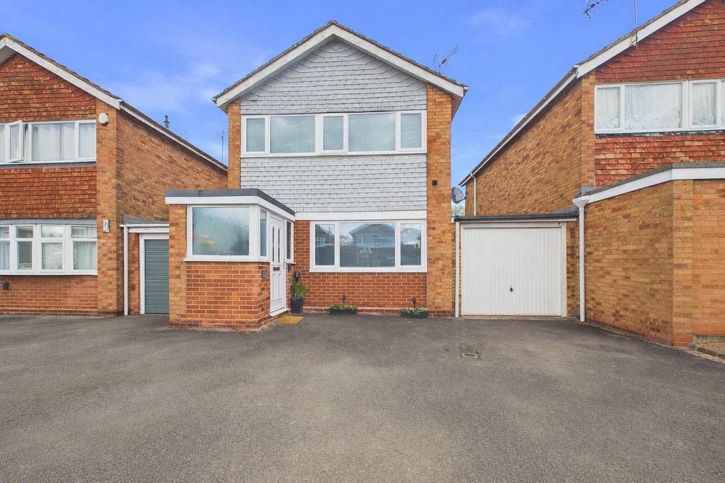 Property photo 1 of 11 7Bfaae11-9c35-4c12-A9F5-4c5Ab7F8E73E.Png