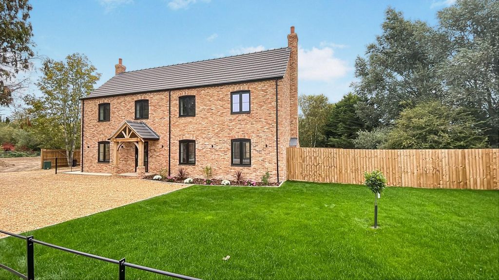 Property photo 1 of 32 Tlc_4B73Bc44-9365-496c-9697-1Fea463c499B_Bc6F268.J