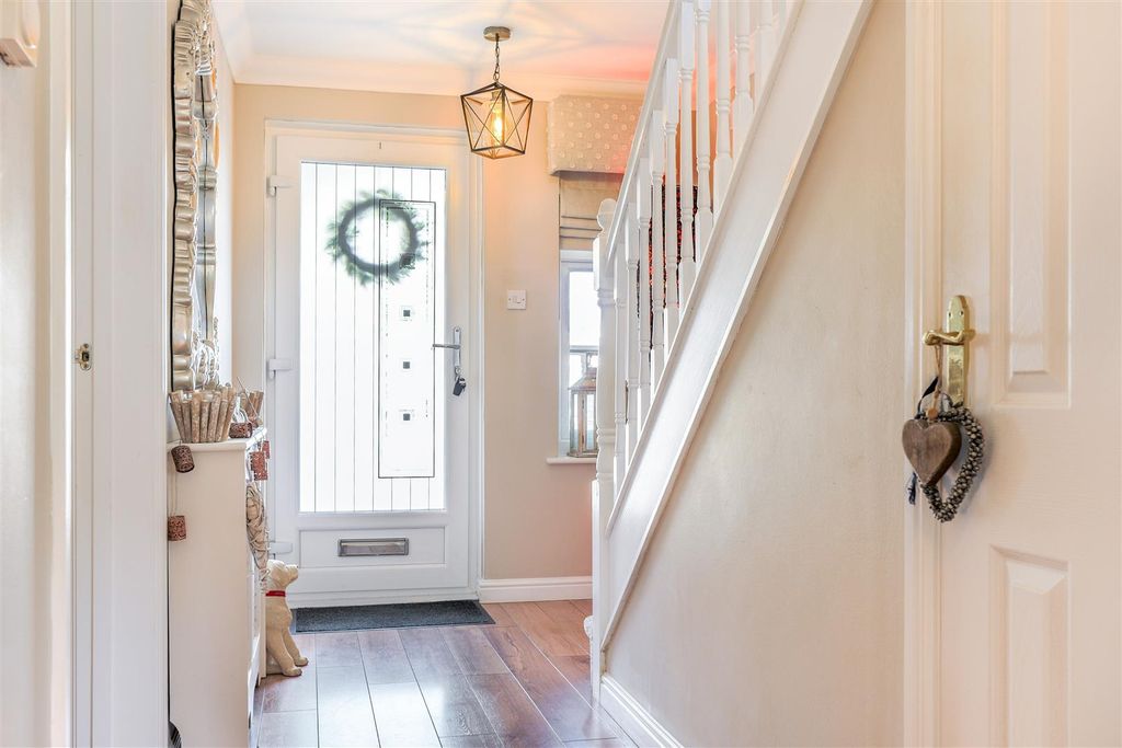 Property photo 3 of 37