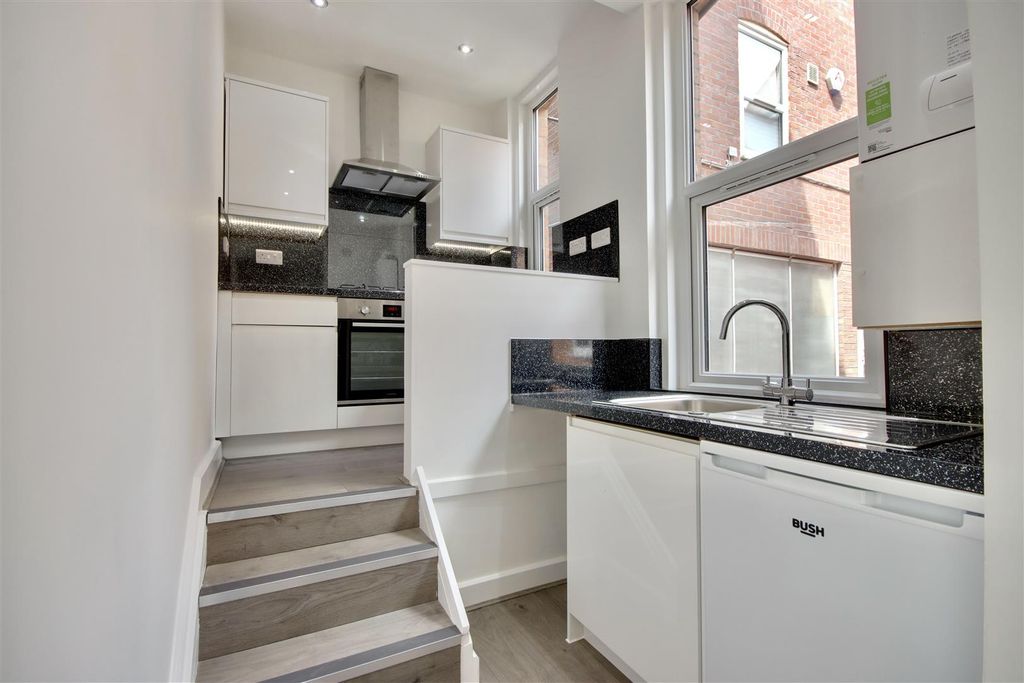 Property photo 1 of 10 94CE00Ab-7500-4C46-A634-5E4479192Ca6_1_201_A.Jpeg