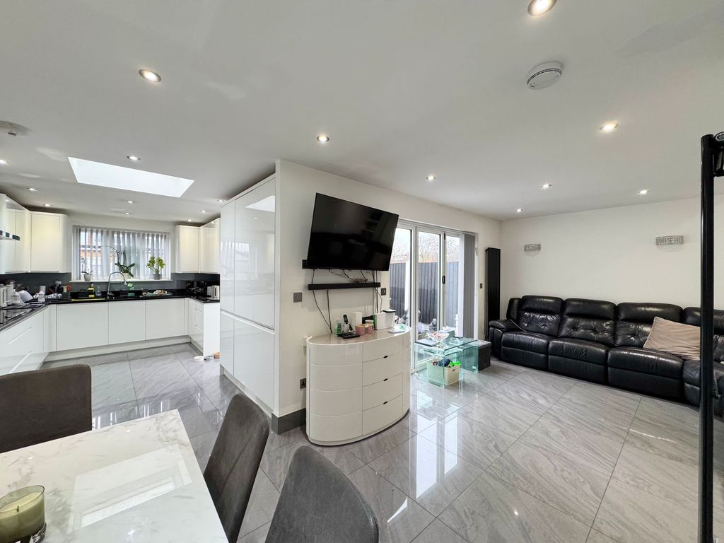 Property photo 2 of 24 Open Plan Kitchen/Lounge/Dining Area