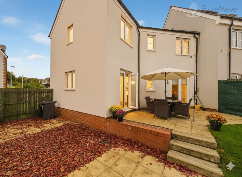 Property photo 2 of 14 Virtually Staged Autumn Scene