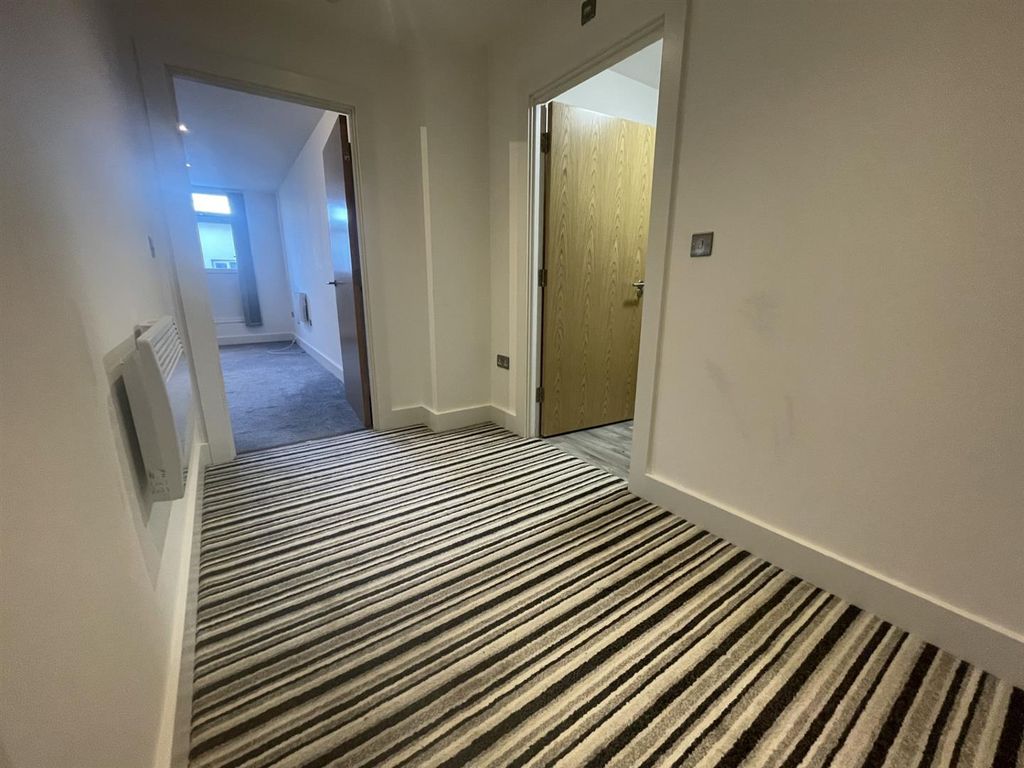 Property photo 3 of 6 33 Market Court 4.Jpg