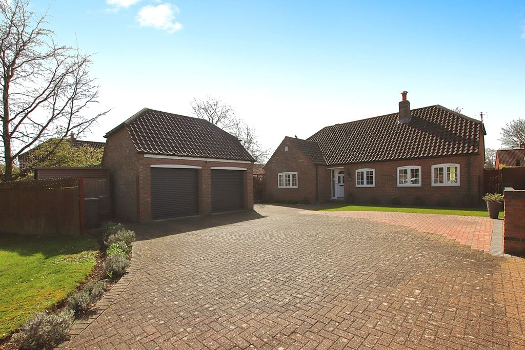 Property photo 1 of 25 4181560