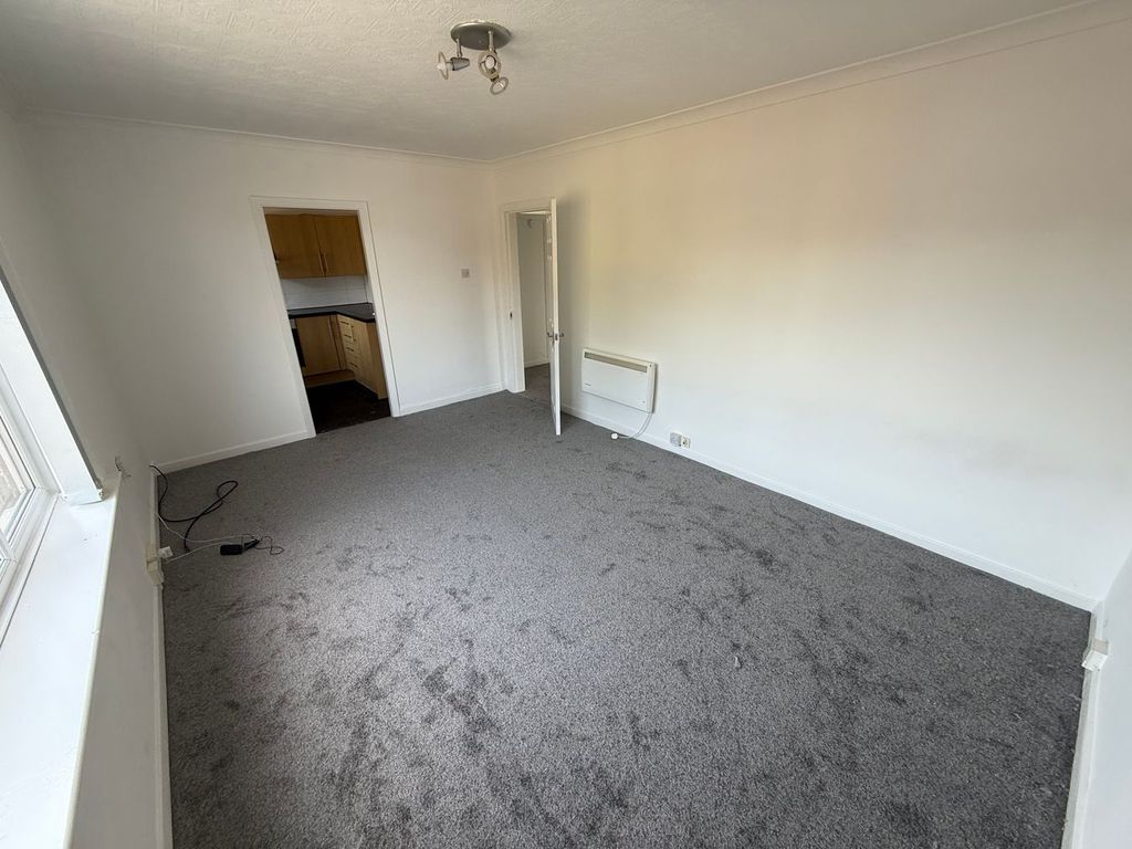 Property photo 3 of 6