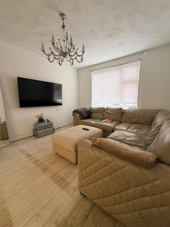 Property photo 3 of 25 3d16d6F4-1A9d-4E5B-8839-Ceef1E33d190.Jpg