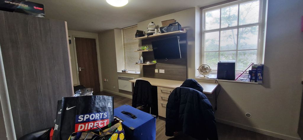 Property photo 3 of 12 Corut95856520260619-Interior-7-Y7Uqj7Xyqdhh2Rjz.Jpg