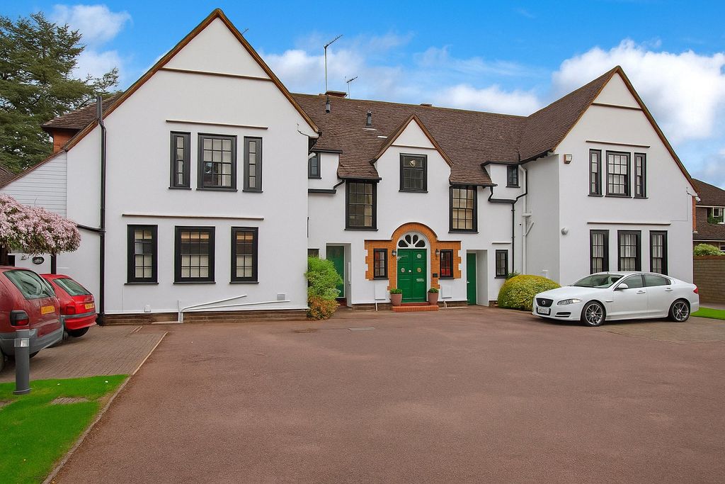 Property photo 1 of 18 Front