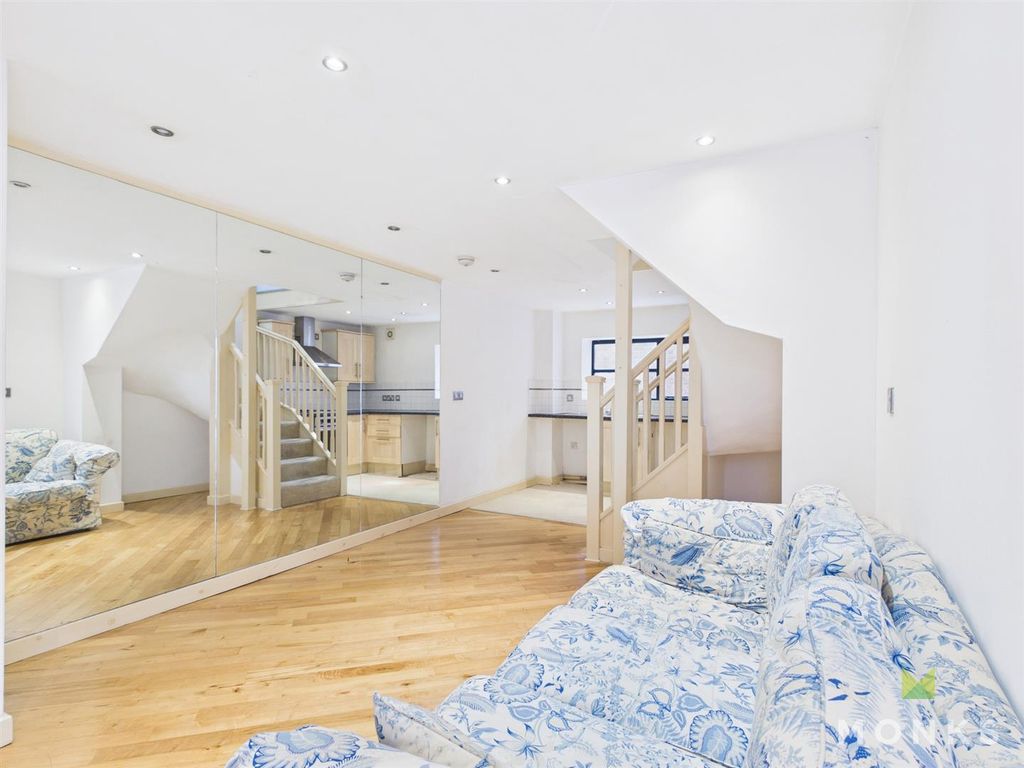 Property photo 2 of 10 Cam01348G0-Pr0764-Still001.Jpg