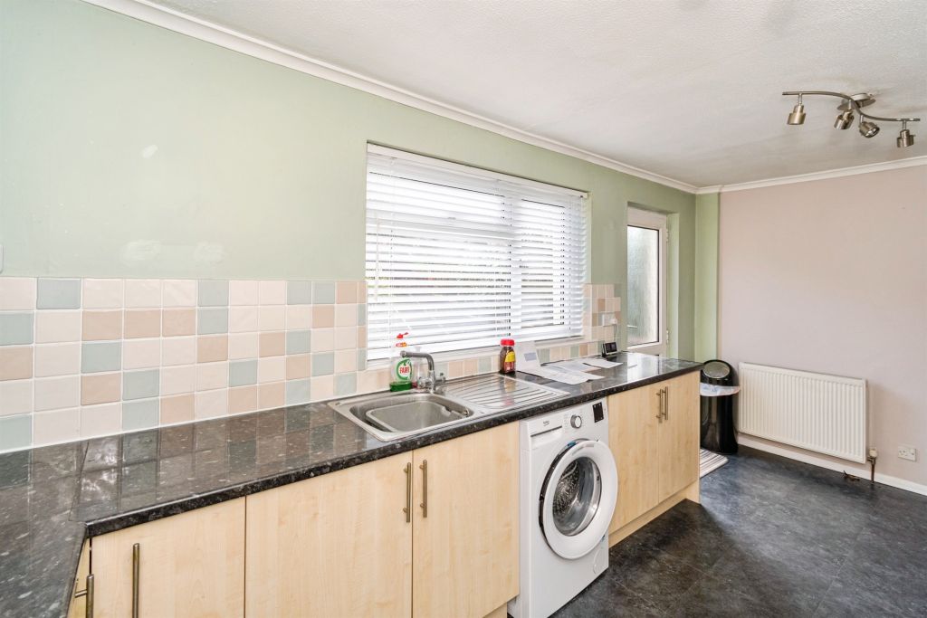 Property photo 2 of 21