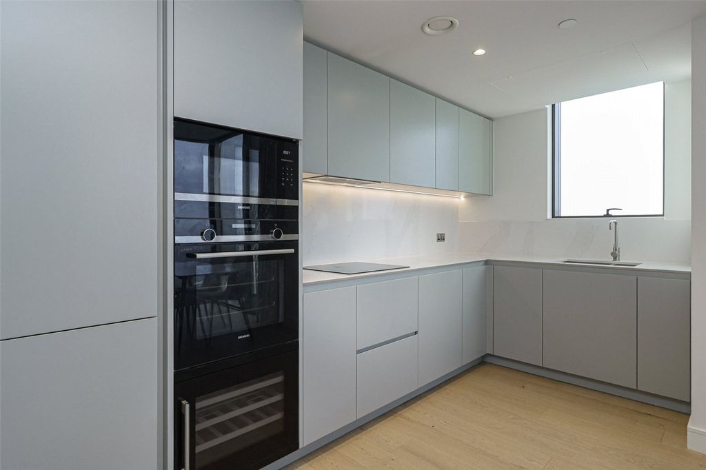 Property photo 3 of 27 Picture No. 25