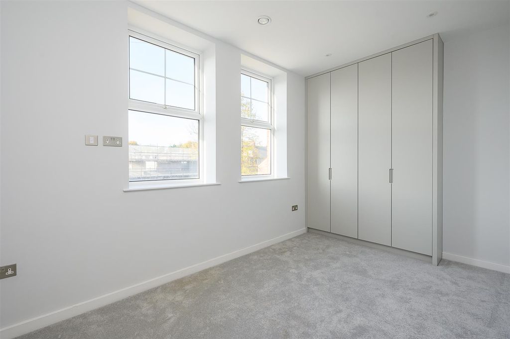 Property photo 3 of 11 Bedroom Two