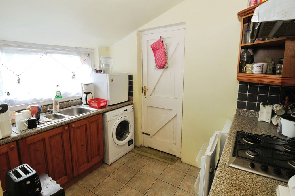 Property photo 2 of 17 Photo