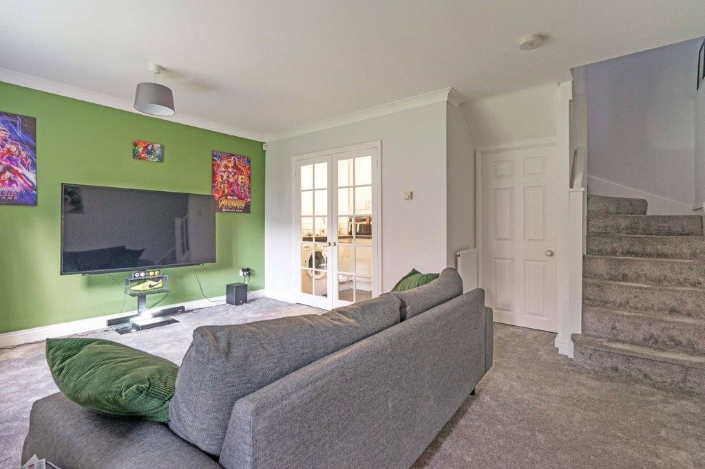 Property photo 2 of 11 Sitting Room