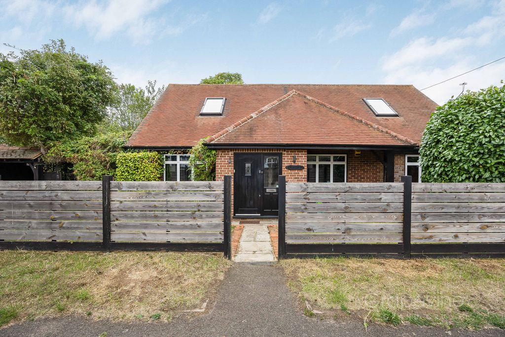 Property photo 2 of 34