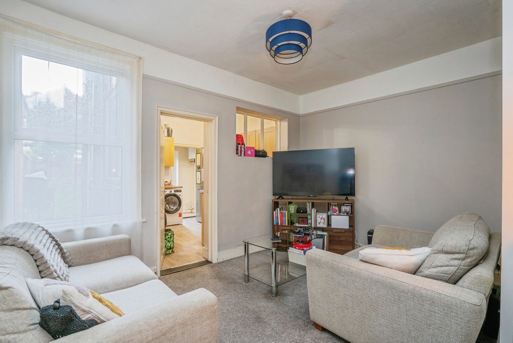Property photo 3 of 19 Pbox-Img.Jpg