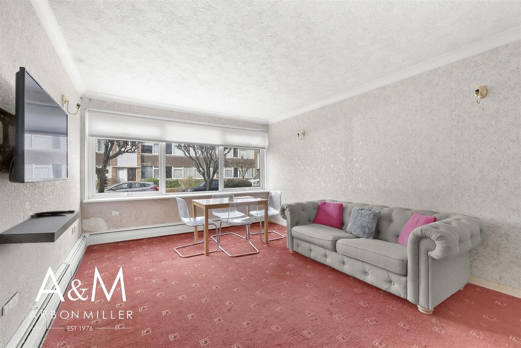 Property photo 3 of 16 4D4A5346.Jpg