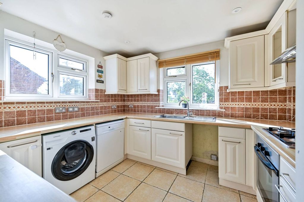 Property photo 1 of 6