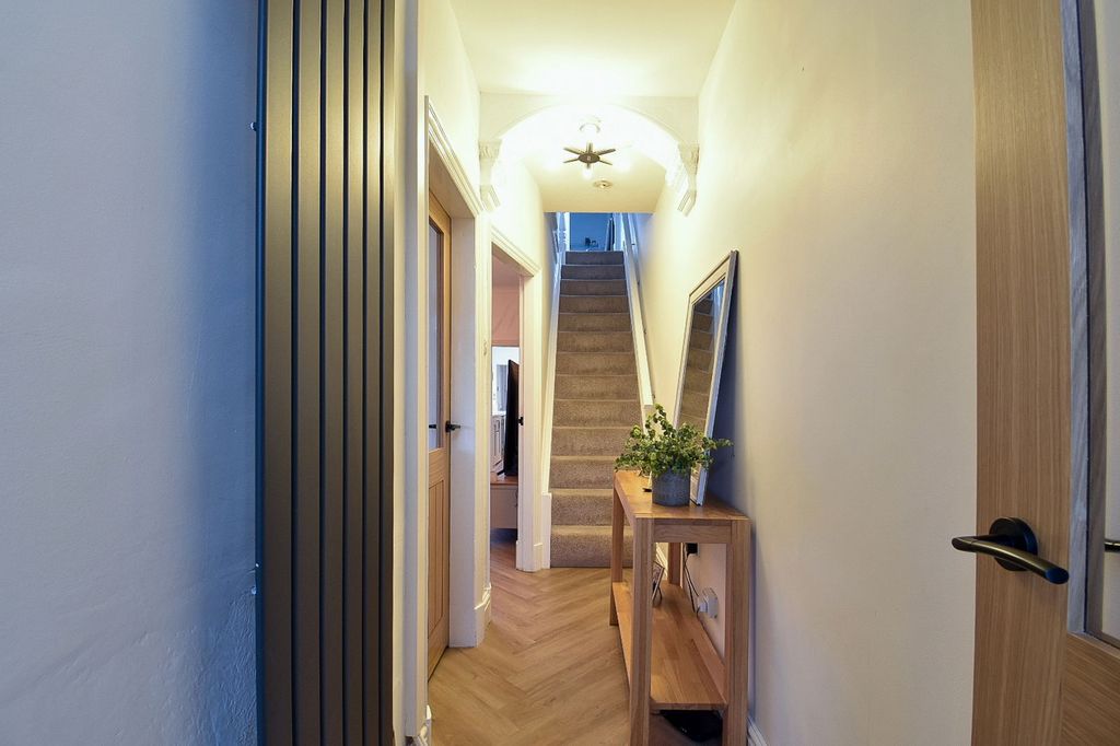 Property photo 3 of 24