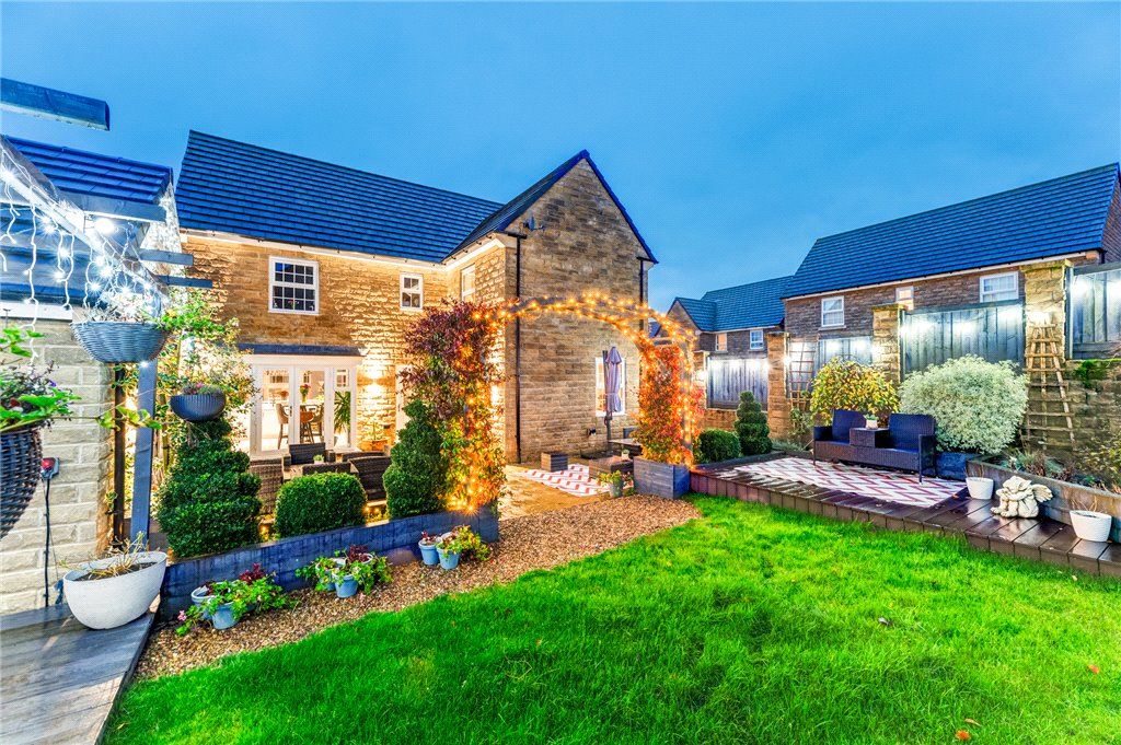 Property photo 2 of 35 Garden At Night