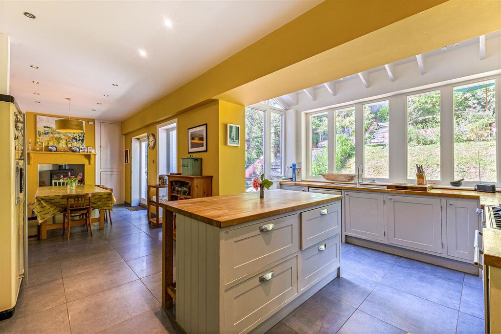 Property photo 3 of 32 Kitchen/Dining Room