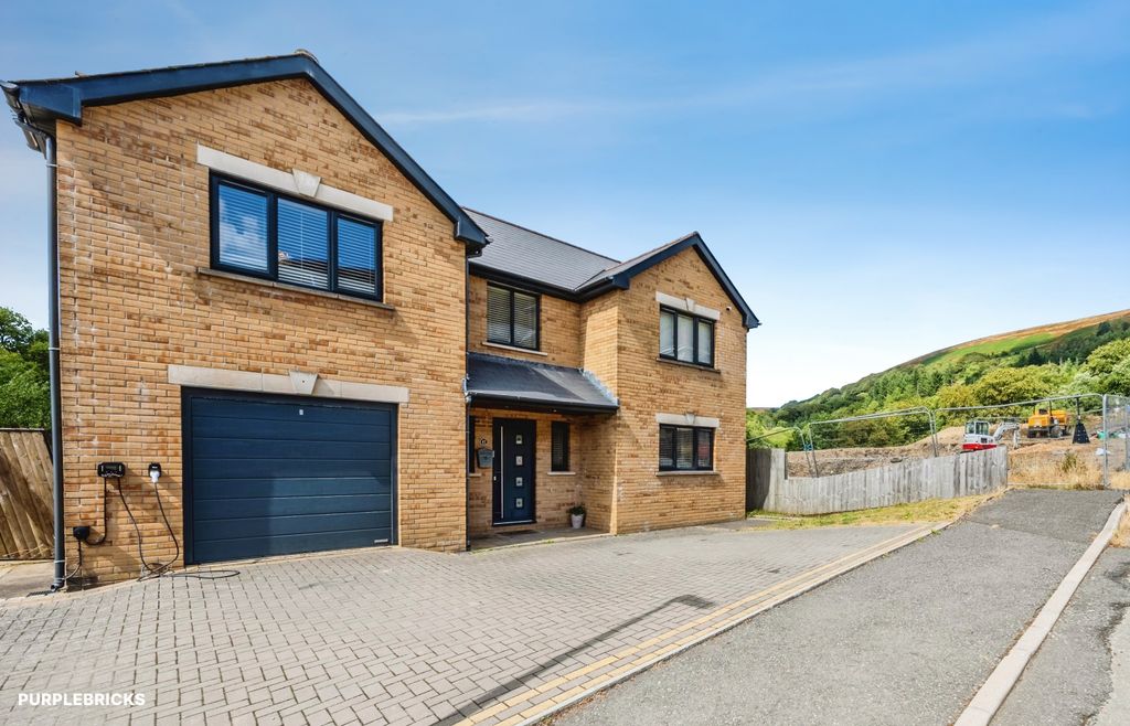 Property photo 1 of 37