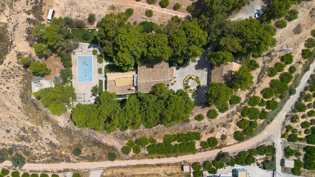 Property photo 3 of 15