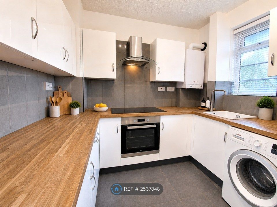 Property photo 1 of 11 Kitchen