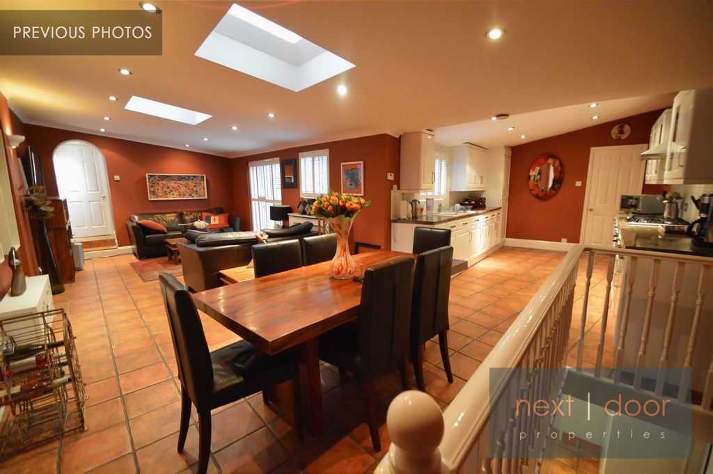 Property photo 3 of 46