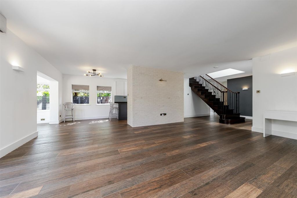Property photo 3 of 33 32Hazelroad-22.Jpg