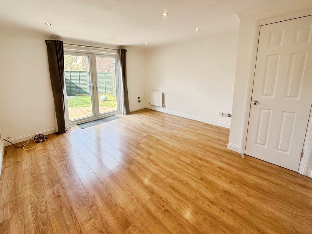 Property photo 3 of 12 Image