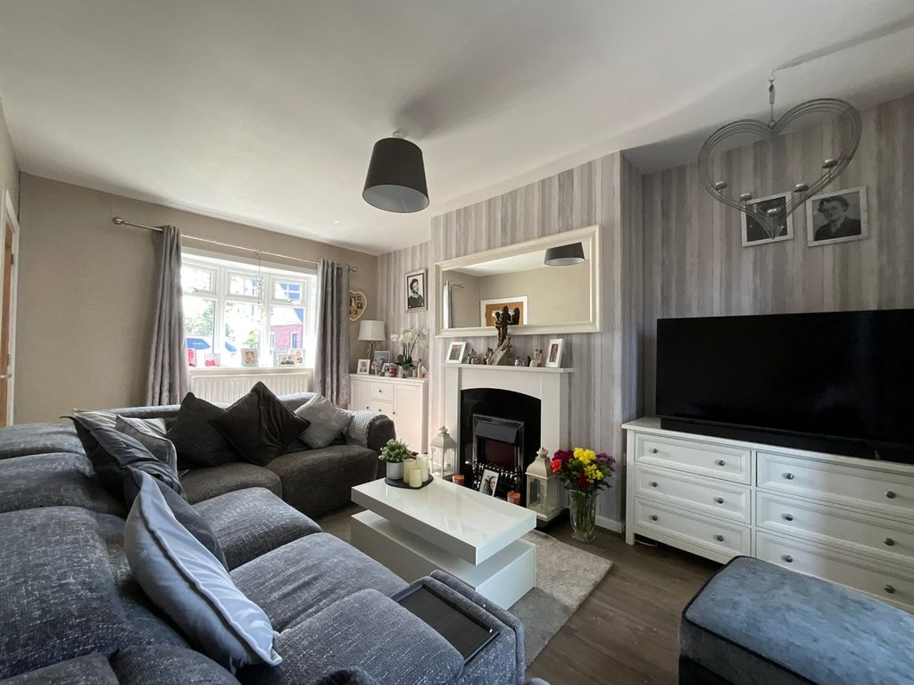 Property photo 2 of 31 4495404