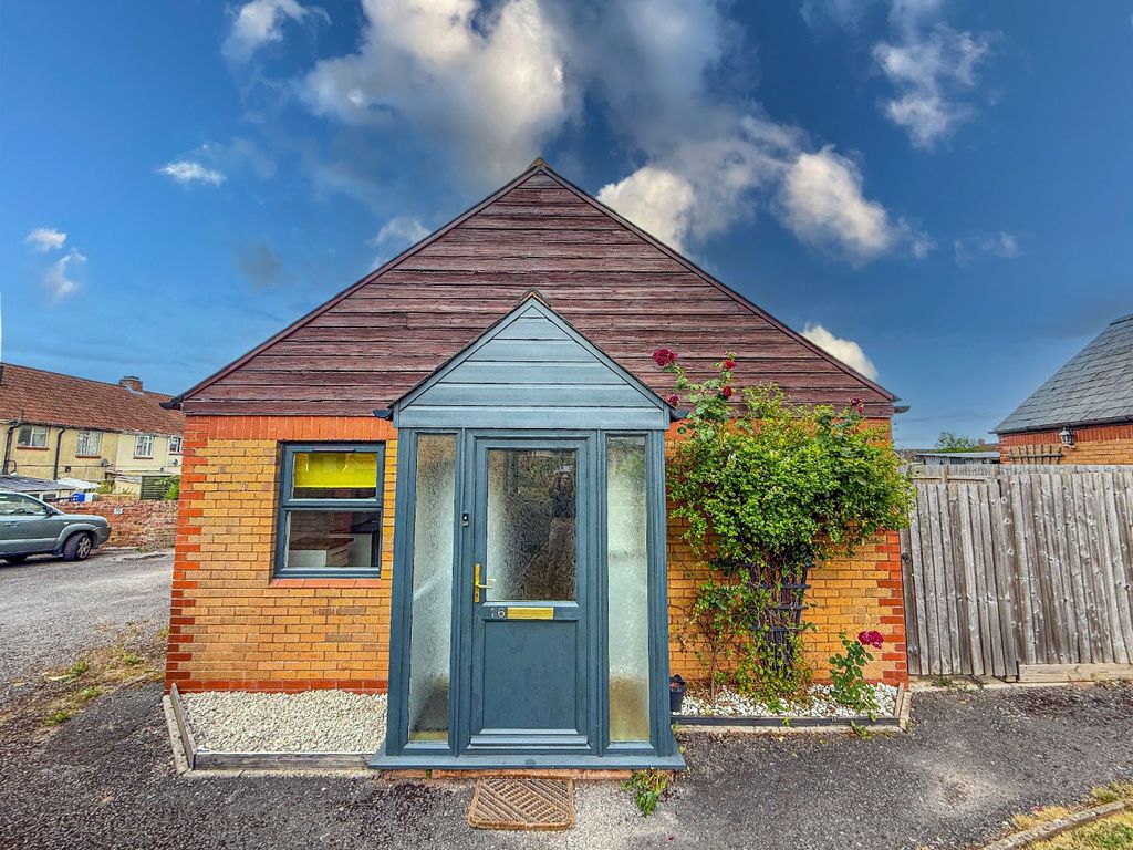 Property photo 1 of 8 4370900