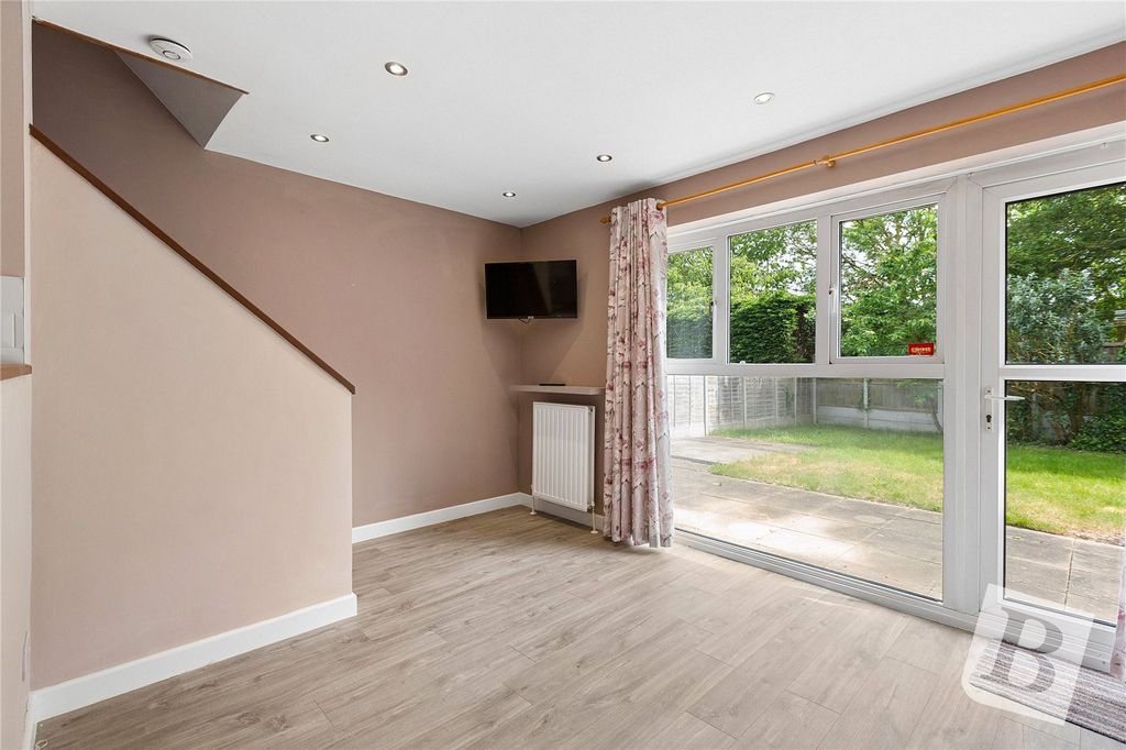 Property photo 3 of 15 Dining Area