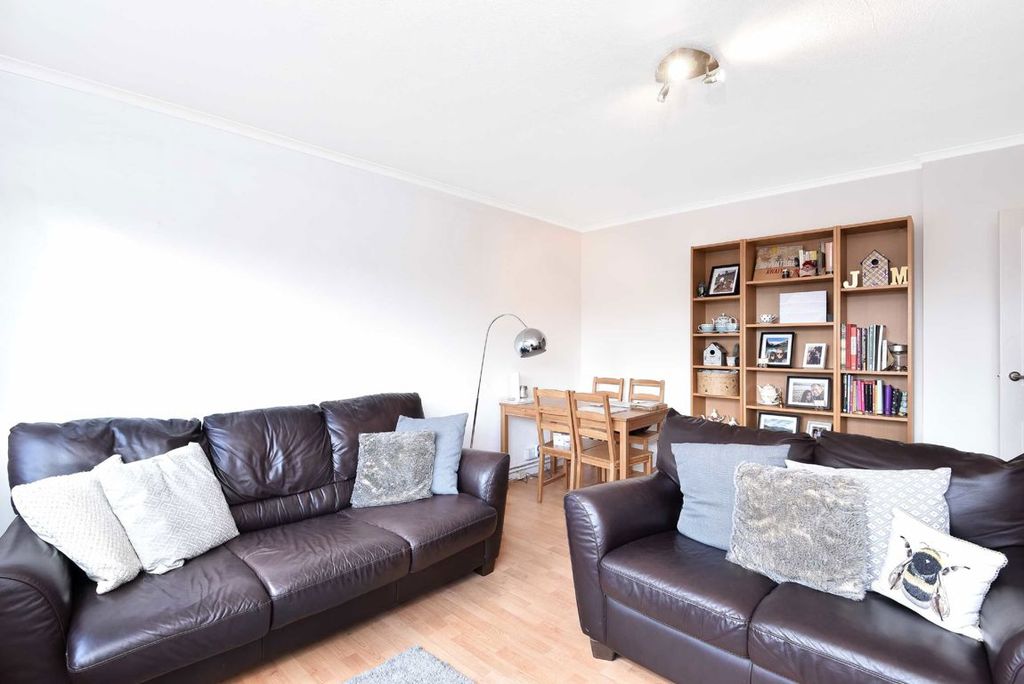 Property photo 2 of 5