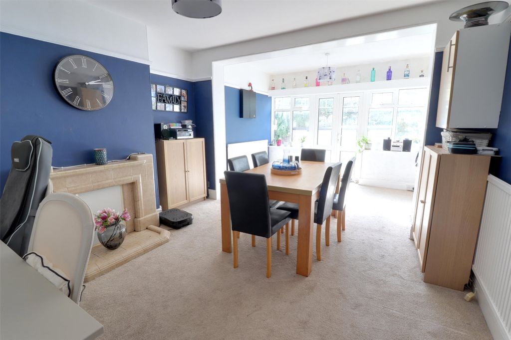 Property photo 3 of 17 3 - Picture No. 03
