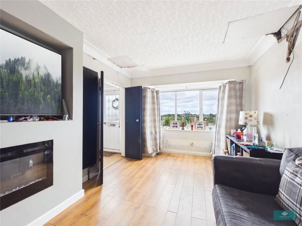 Property photo 3 of 34