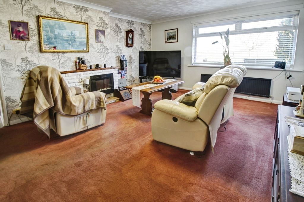 Property photo 3 of 14 36c97926-Nm15