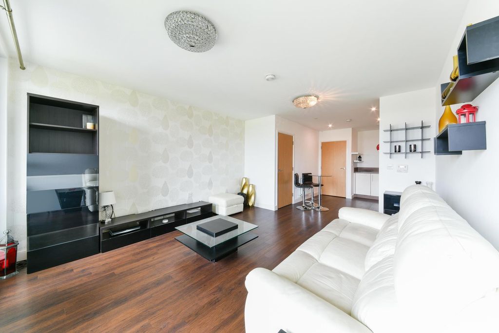 Property photo 1 of 12