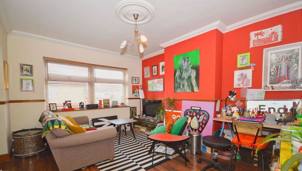 Property photo 2 of 9