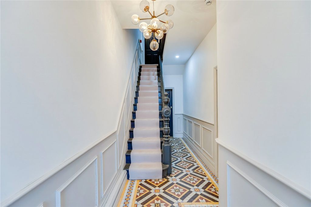 Property photo 2 of 26 Picture No. 28