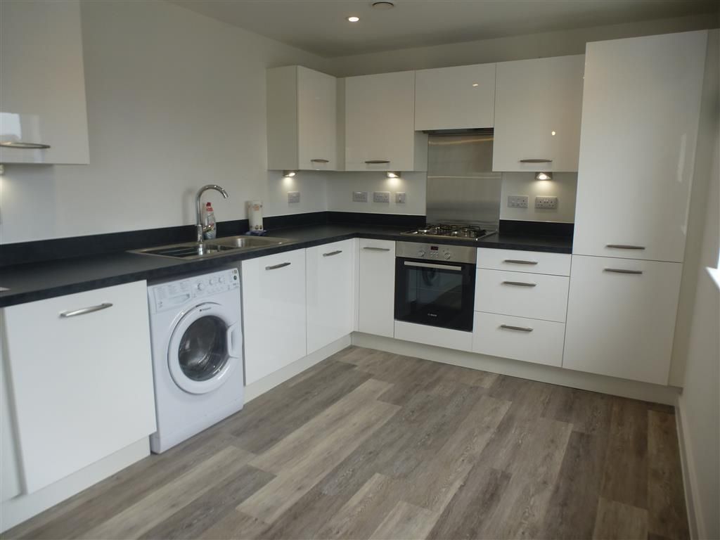 Property photo 3 of 7 Kitchen
