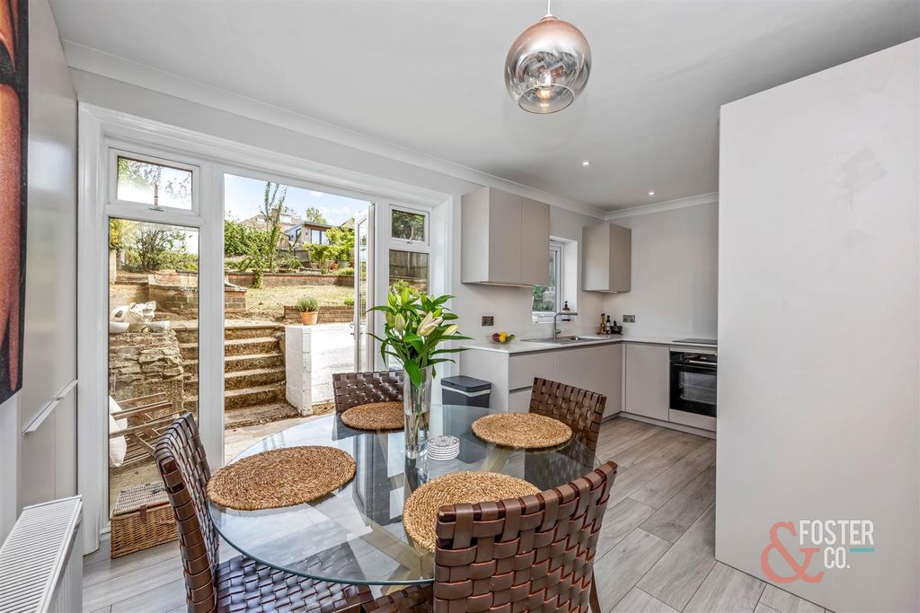 Property photo 3 of 17 Highfield Crescent, 9-012.Jpg