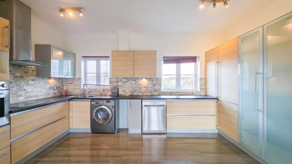 Property photo 2 of 14 20260328_130409