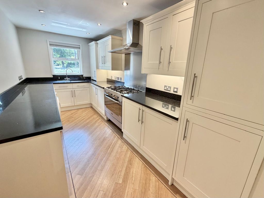 Property photo 3 of 11 Img_0347
