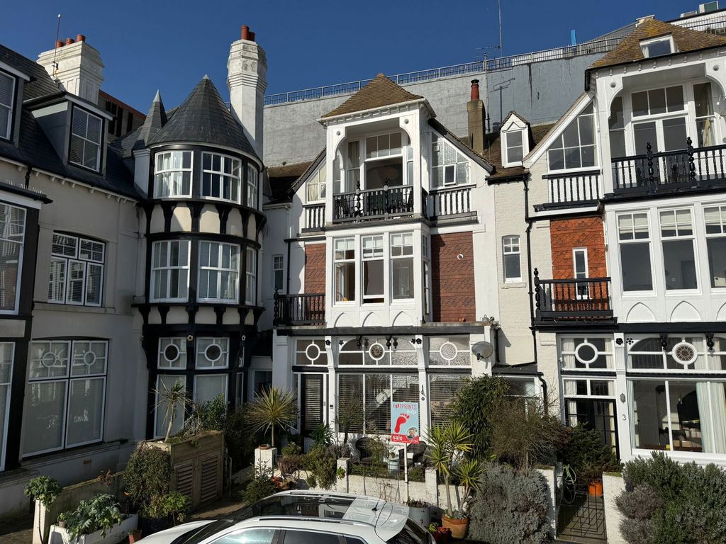 Property photo 3 of 28